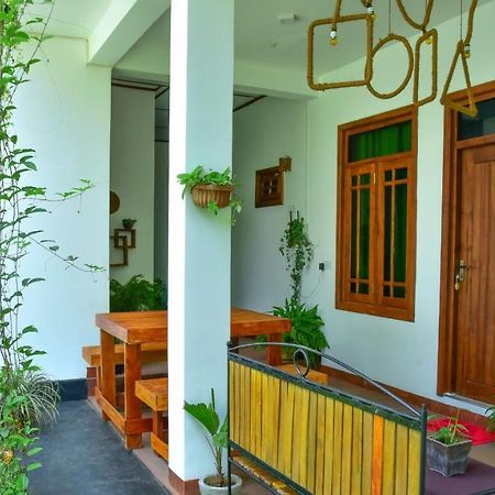 Menara Green Inn Дамбулла Экстерьер фото