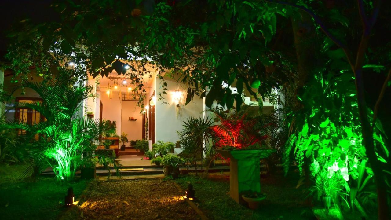 Menara Green Inn Дамбулла Экстерьер фото