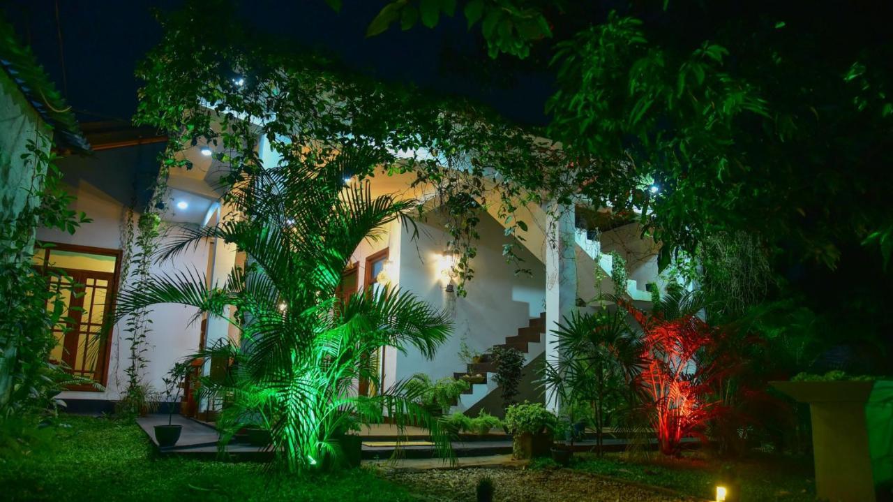 Menara Green Inn Дамбулла Экстерьер фото