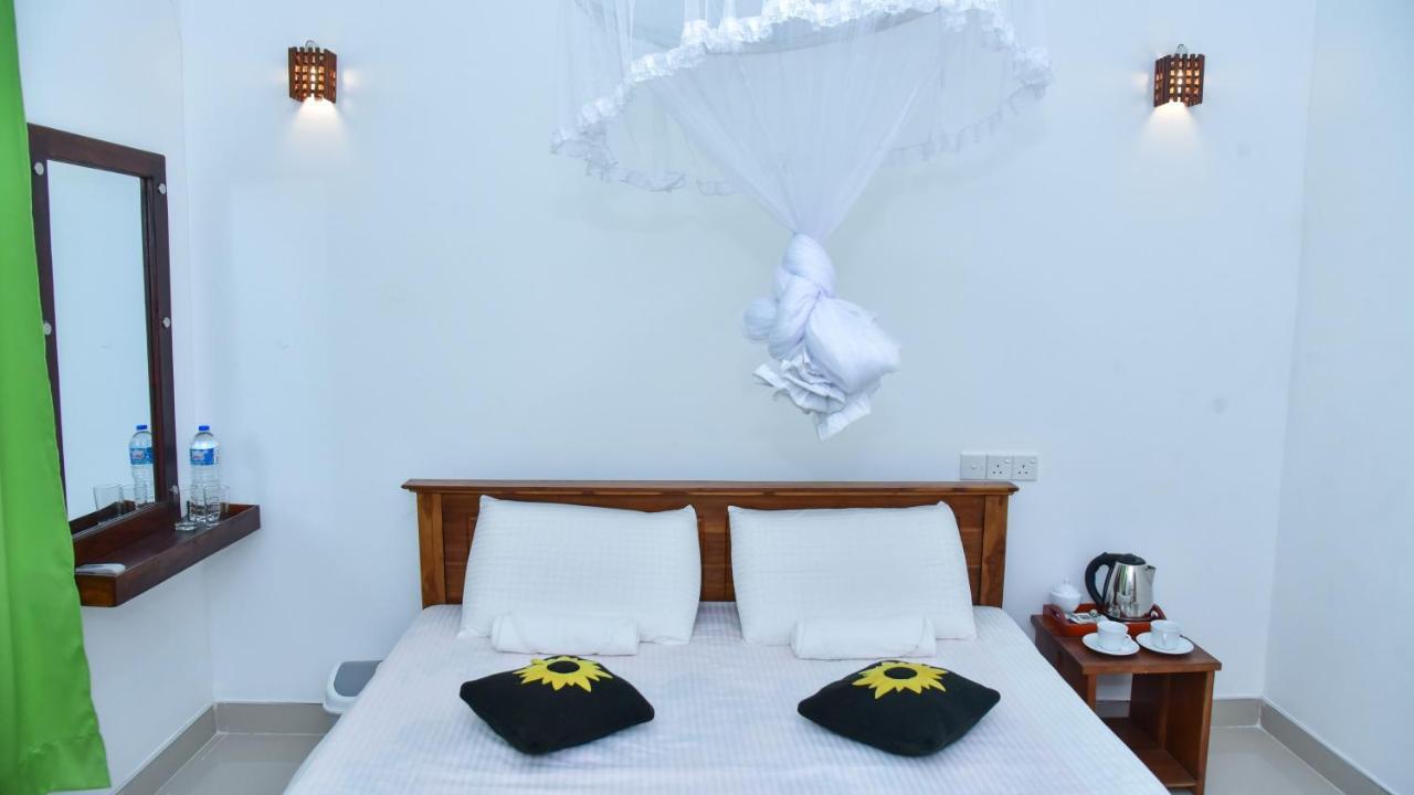 Menara Green Inn Дамбулла Экстерьер фото